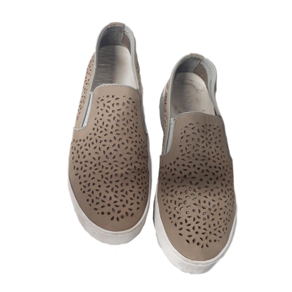 Vionic Perforated Flats - image 2